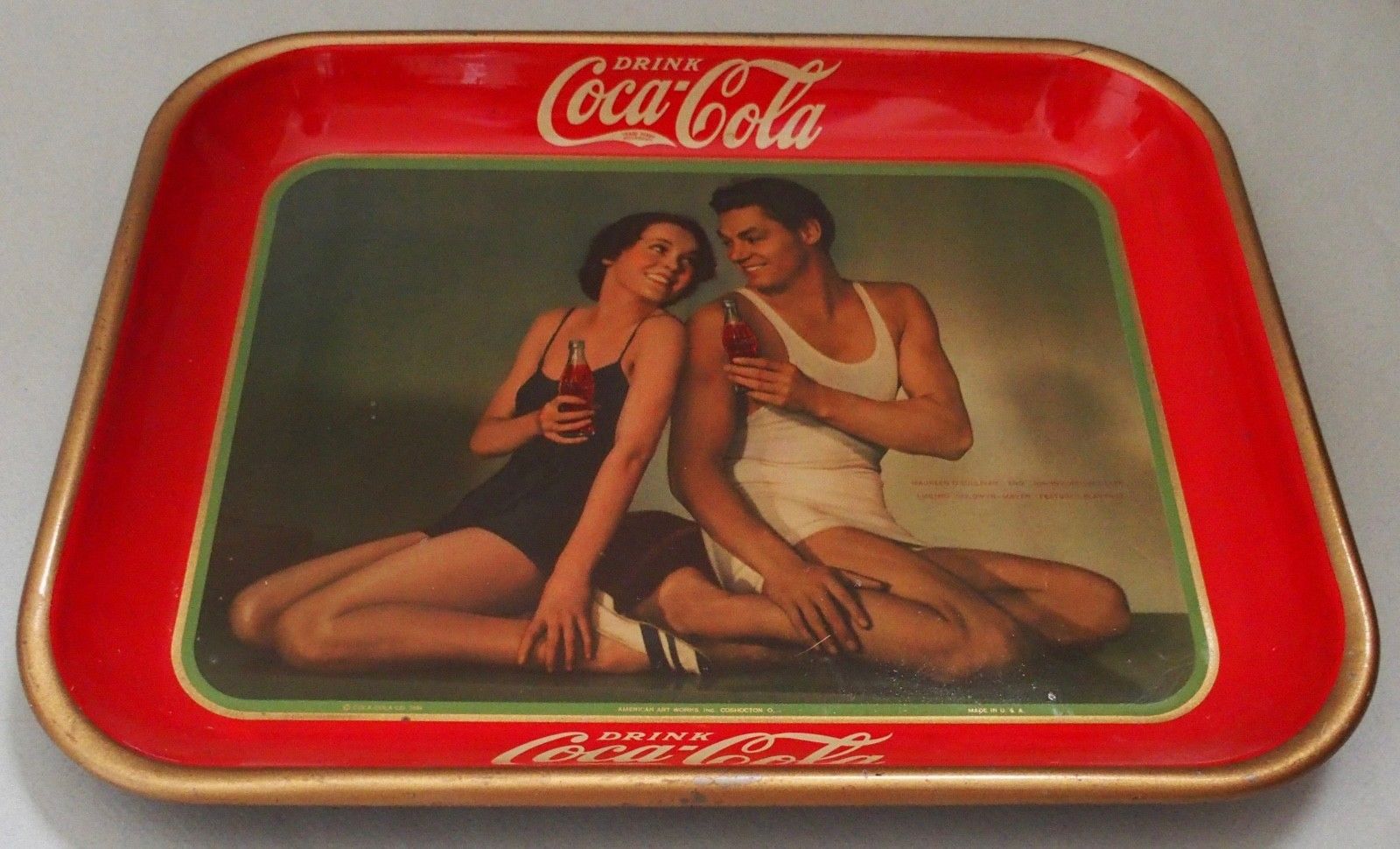 Plateaux de collection Coca-Cola : 5 modèles vintages pre-1950 les plus chers